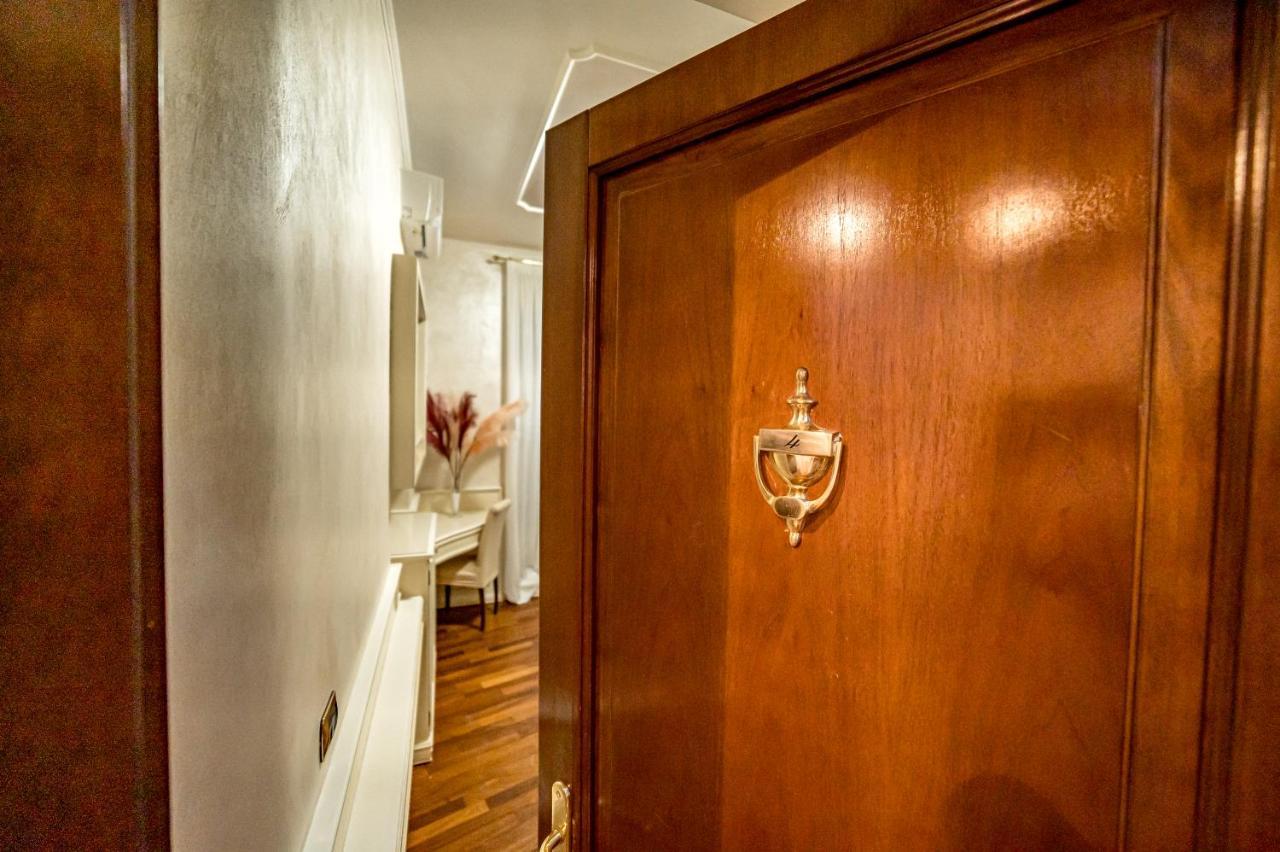 Downtown Luxury B&B - Termini Train Station Rom Exterior foto